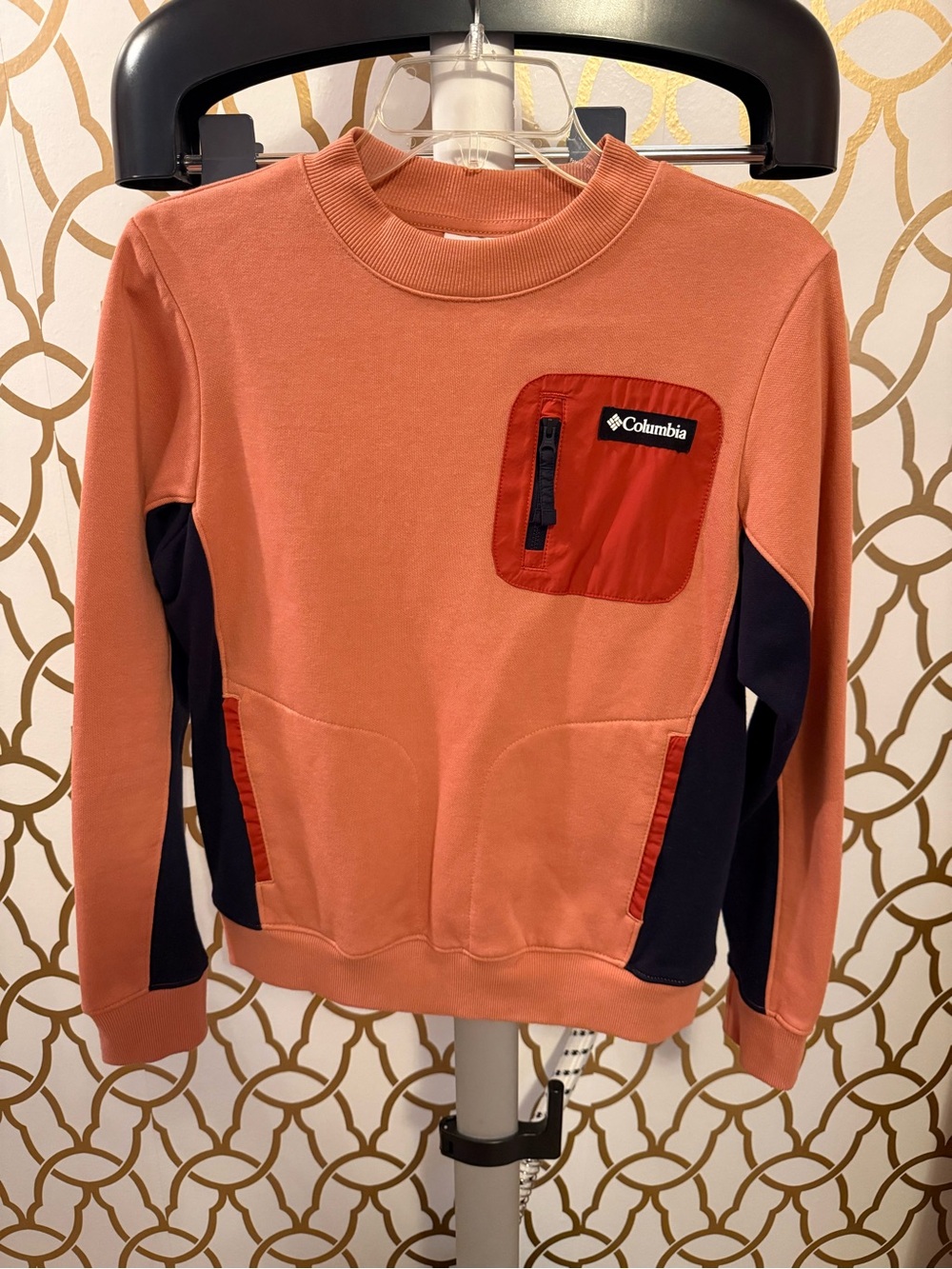Columbia Women’s Coral Crewneck Sweatshirt with Navy Accents Size Small